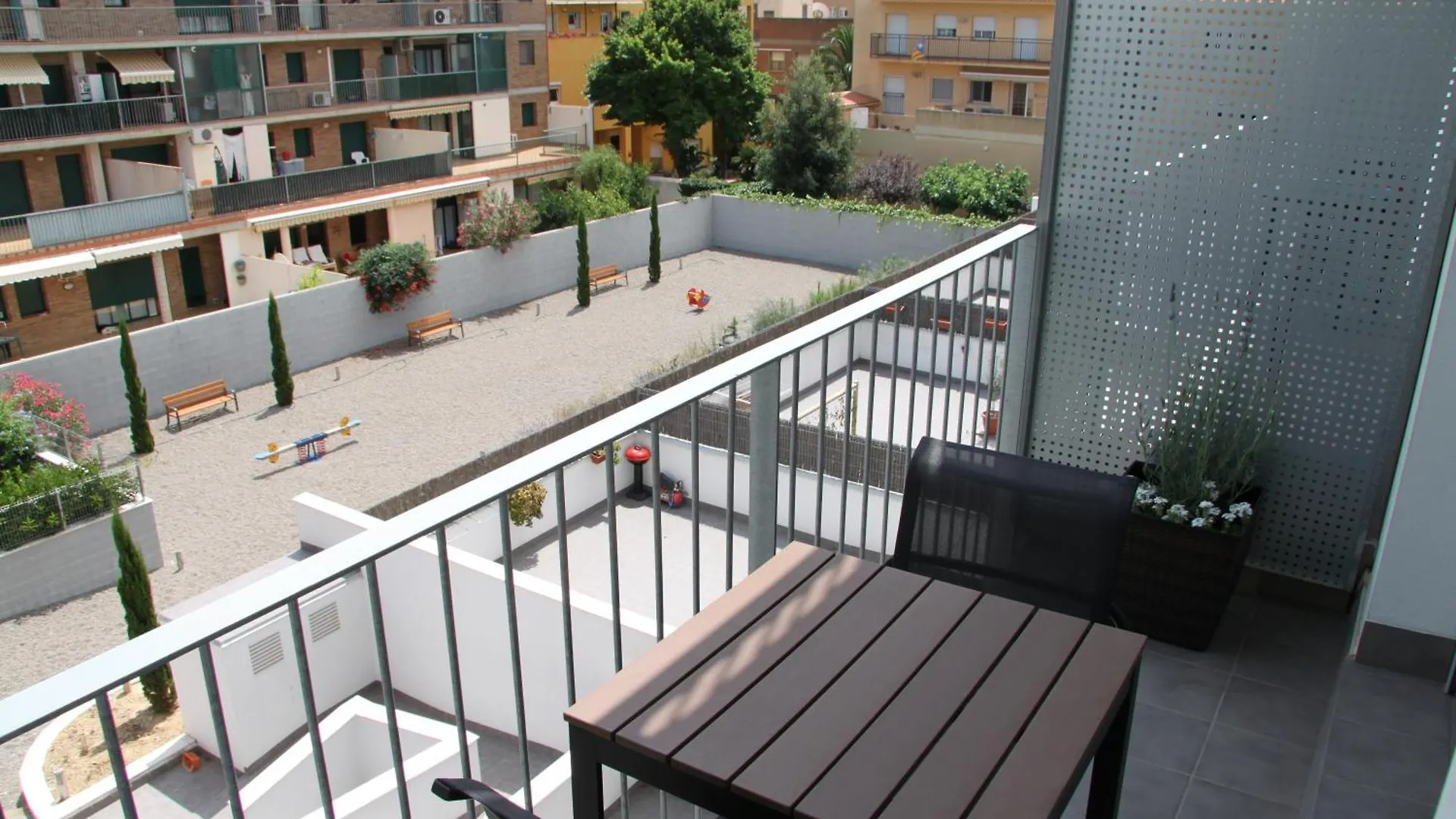 Apartaments Centre Figueres Apartment